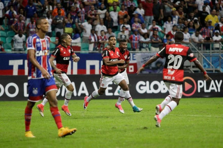 Flamengo vence o Bahia e entra no G-6